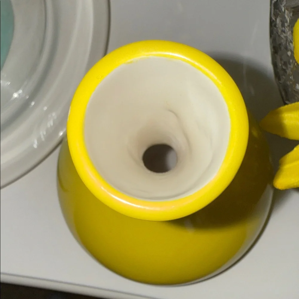 Crate & Barrel Izzy Daffodil Vase